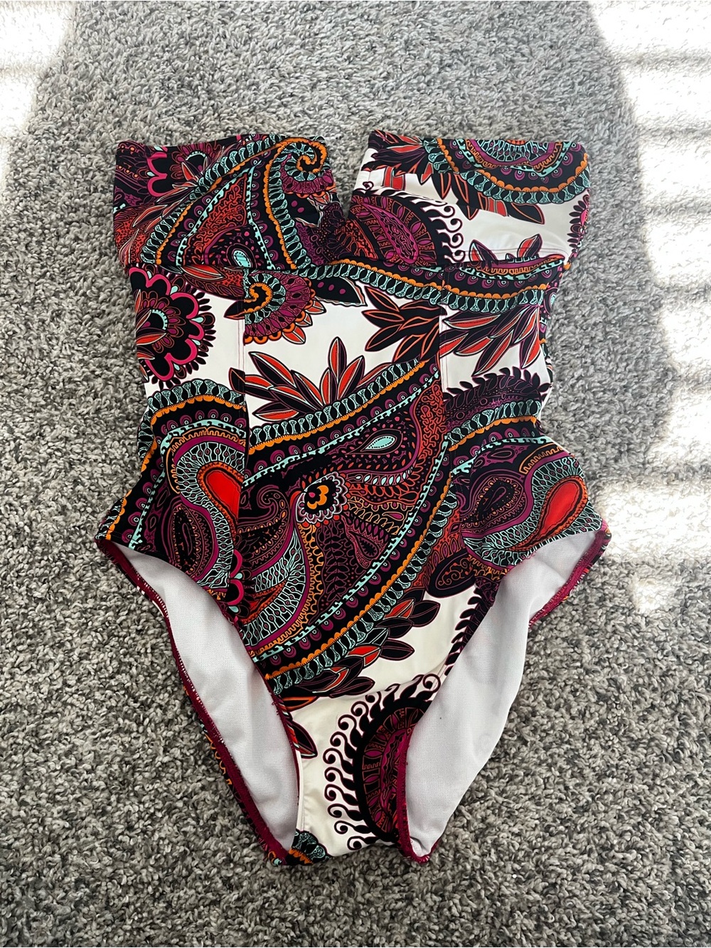 Laundry By Shelli Segal Strapless One-Piece Swimsuit in White, Red, Teal, Purple